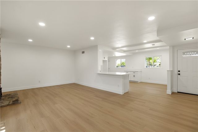 384 W 7th, Upland, CA 91786