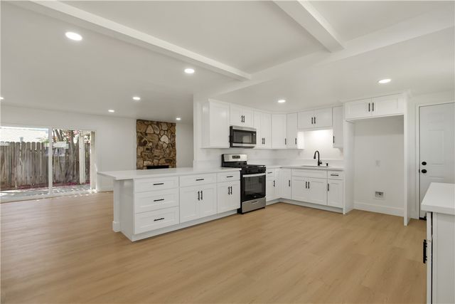 384 W 7th, Upland, CA 91786