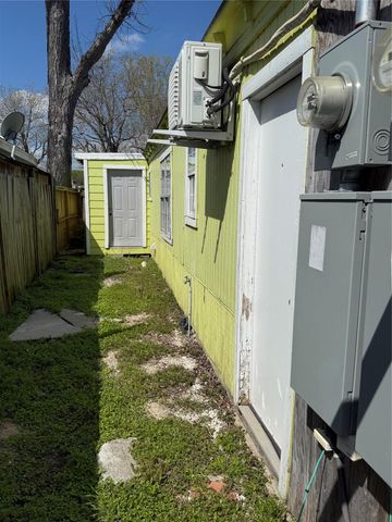 4315 Chapman Street, Houston, TX 77009