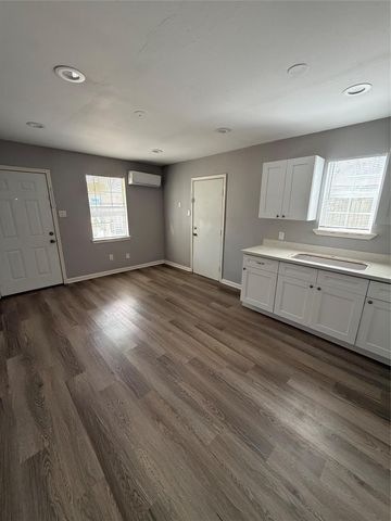 4315 Chapman Street, Houston, TX 77009