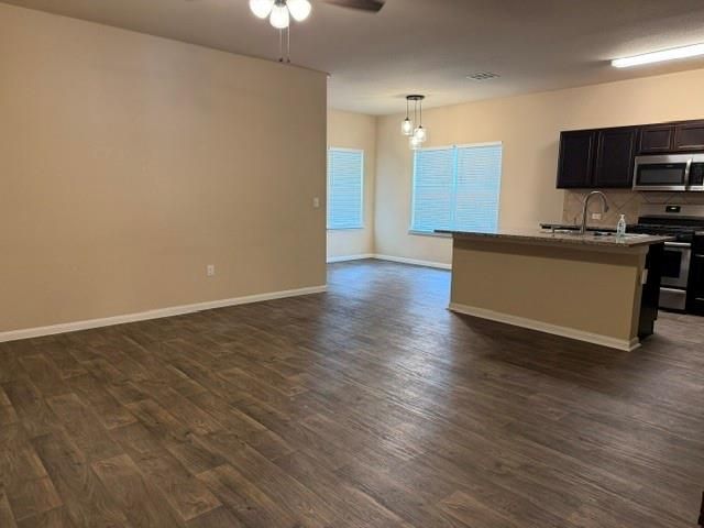 226 Hess DR, Kyle, TX 78640