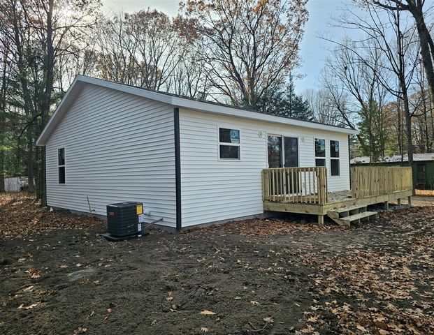 8478 Vista Drive, Newaygo, MI 49337