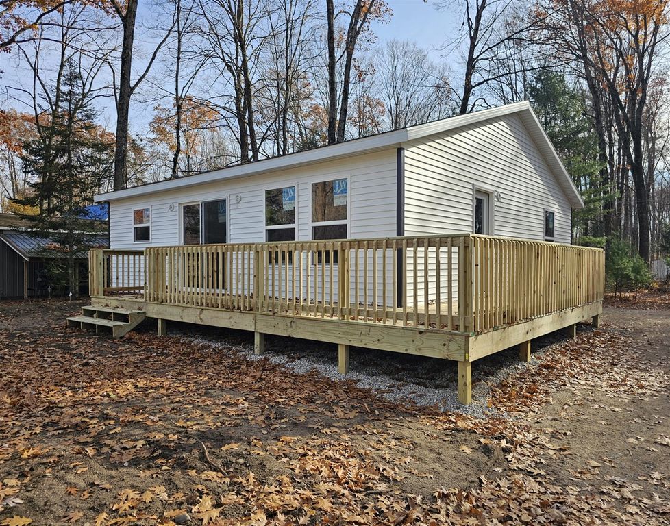8478 Vista Drive, Newaygo, MI 49337