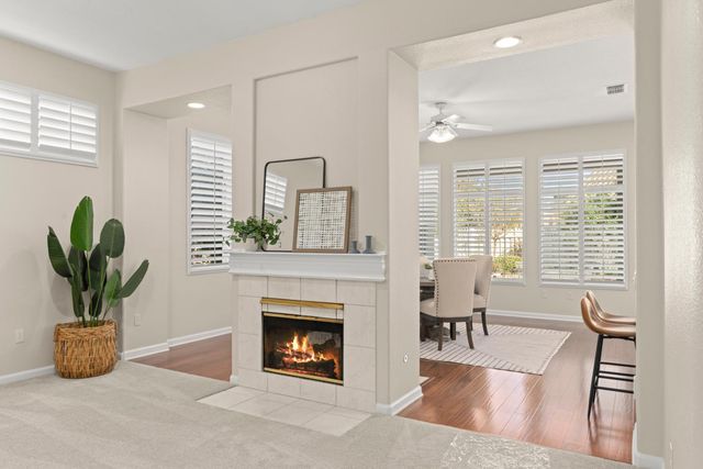 401 Barusch Ct, Roseville, CA 95747