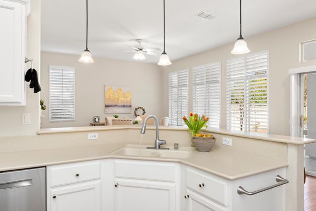 401 Barusch Ct, Roseville, CA 95747