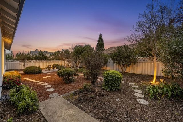 401 Barusch Ct, Roseville, CA 95747