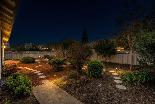 401 Barusch Ct, Roseville, CA 95747