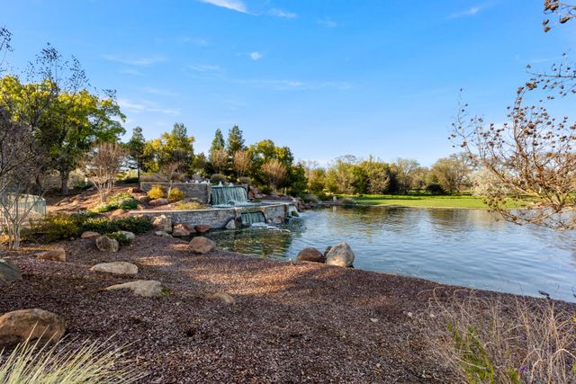 401 Barusch Ct, Roseville, CA 95747