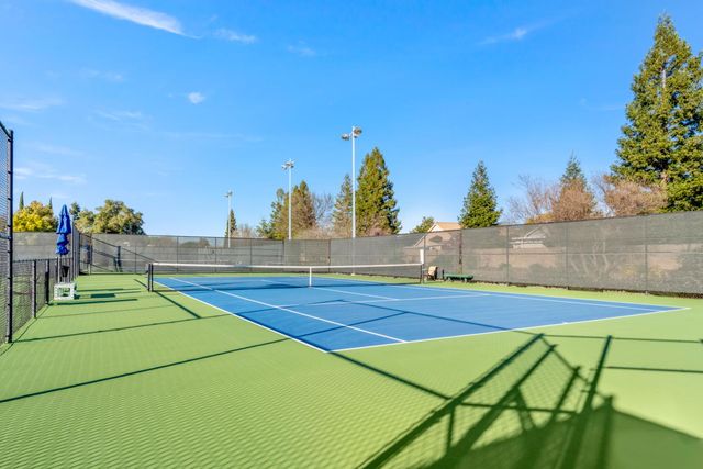 401 Barusch Ct, Roseville, CA 95747