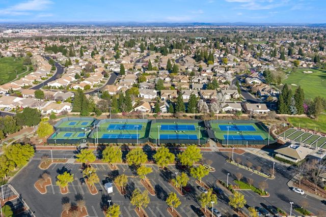 401 Barusch Ct, Roseville, CA 95747