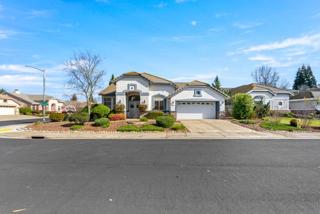 401 Barusch Ct, Roseville, CA 95747