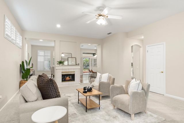 401 Barusch Ct, Roseville, CA 95747