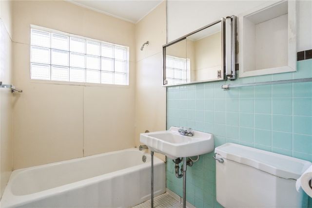 3600 Midway Dr, Cedar Rapids, IA 52405