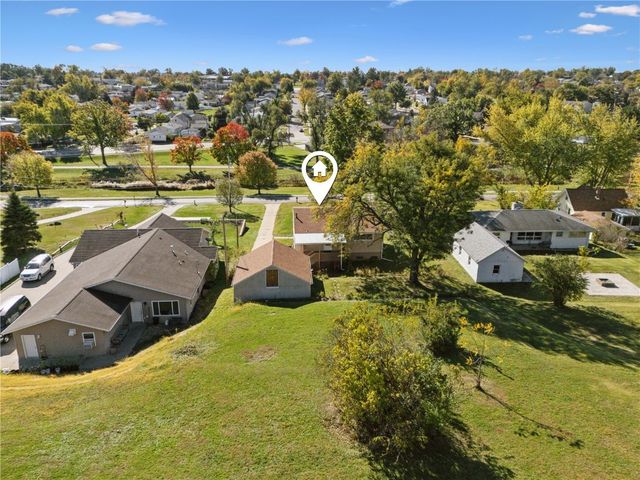 3600 Midway Dr, Cedar Rapids, IA 52405