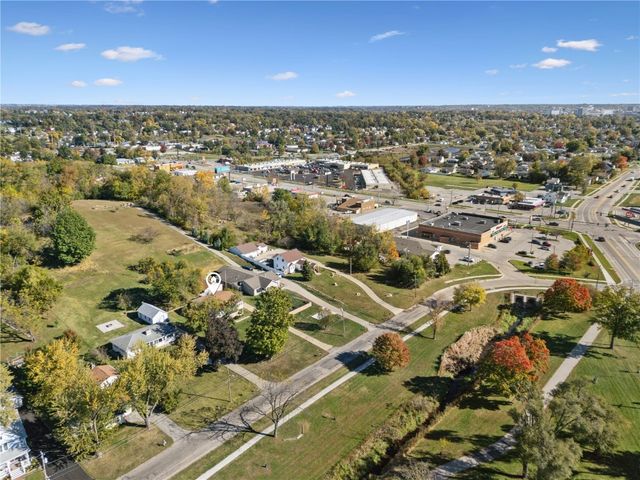 3600 Midway Dr, Cedar Rapids, IA 52405