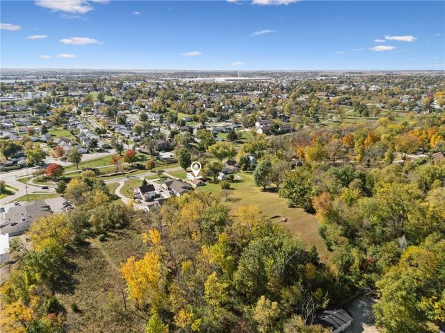 3600 Midway Dr, Cedar Rapids, IA 52405