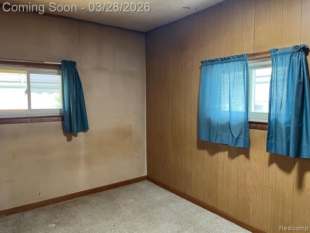 2 Maple Street, Oxford, MI 48371