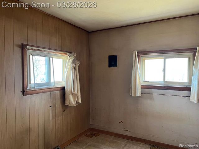 2 Maple Street, Oxford, MI 48371