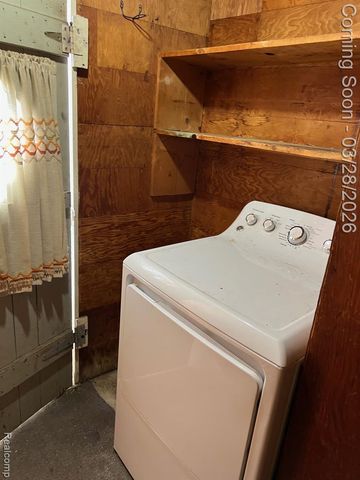 2 Maple Street, Oxford, MI 48371