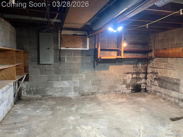 2 Maple Street, Oxford, MI 48371