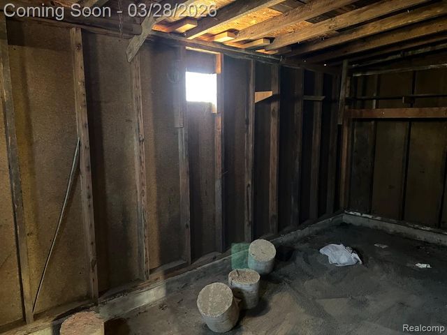 2 Maple Street, Oxford, MI 48371