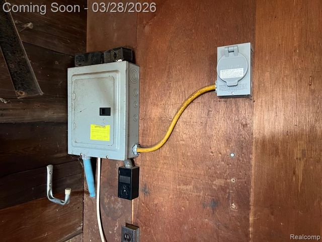 2 Maple Street, Oxford, MI 48371