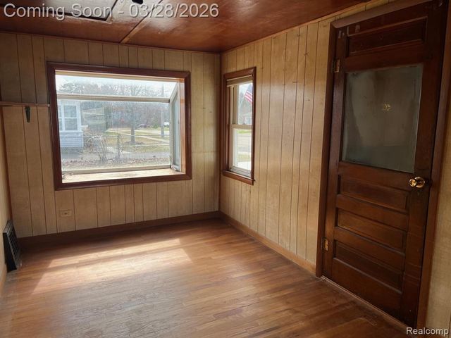 2 Maple Street, Oxford, MI 48371