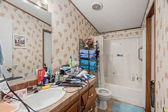 1955 Guthrie Rd, Guthrie, KY 42234