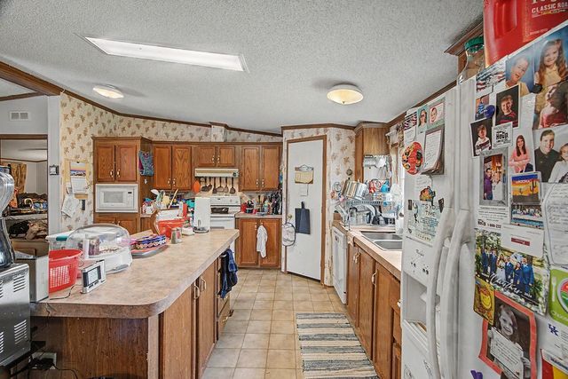 1955 Guthrie Rd, Guthrie, KY 42234