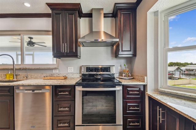 644 BAYSHORE DRIVE, Tarpon Springs, FL 34689