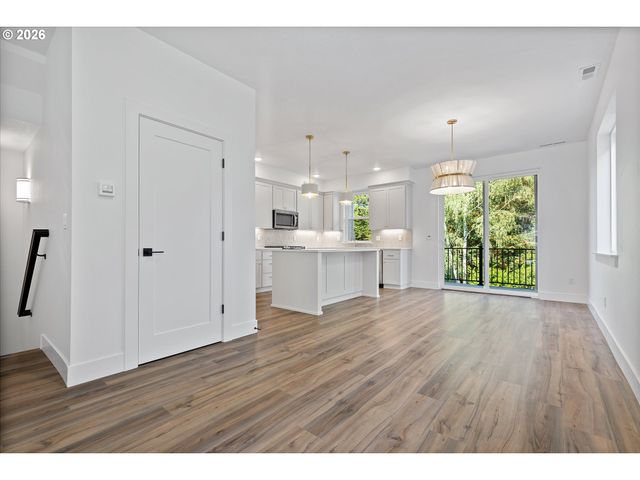 4148 Sw 174th Ave, Beaverton, OR 97078
