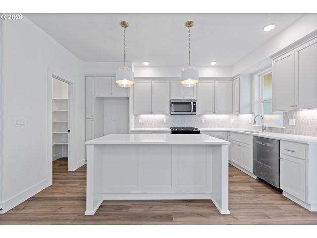 4148 Sw 174th Ave, Beaverton, OR 97078