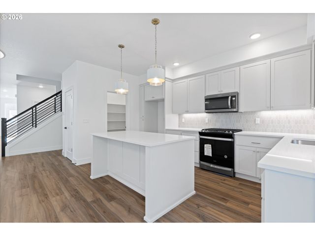 4148 Sw 174th Ave, Beaverton, OR 97078