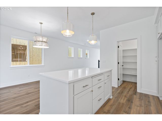 4148 Sw 174th Ave, Beaverton, OR 97078