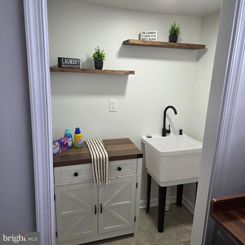 5712 DUNLAP ST, Philadelphia, PA 19131