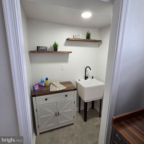 5712 DUNLAP ST, Philadelphia, PA 19131
