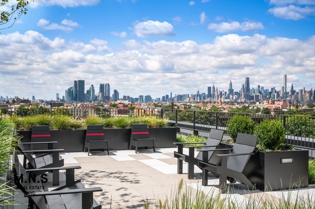 2254 46th St Apt 504, New York City, NY 11105