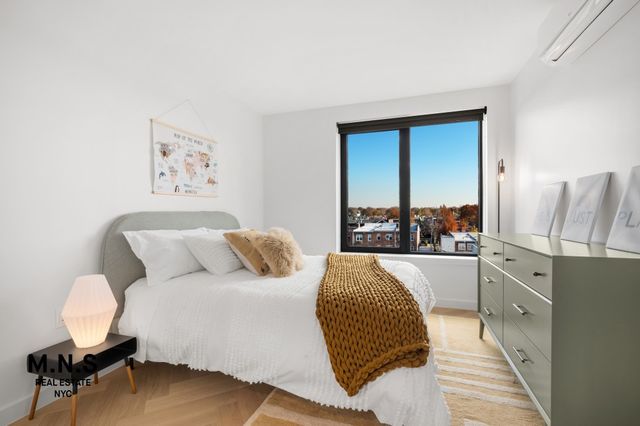 2254 46th St Apt 504, New York City, NY 11105