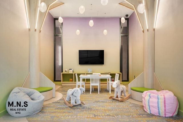 2254 46th St Apt 504, New York City, NY 11105