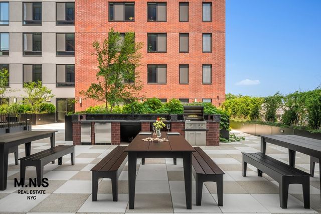 2254 46th St Apt 504, New York City, NY 11105