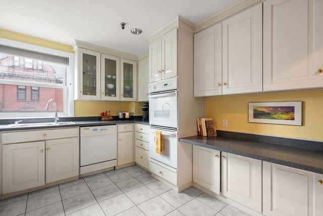20 Gloucester St 3, Boston, MA 02115