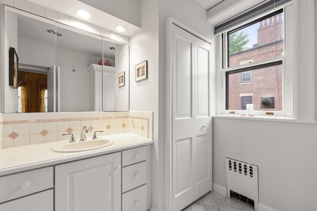 20 Gloucester St 3, Boston, MA 02115