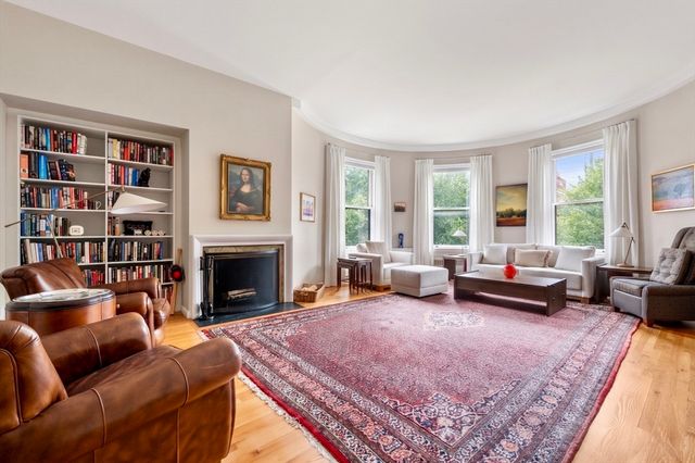 20 Gloucester St 3, Boston, MA 02115