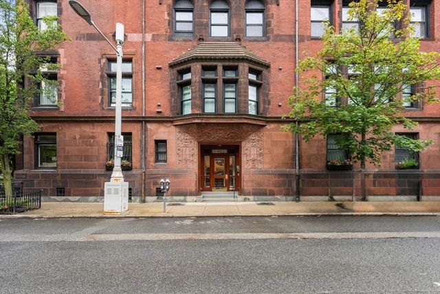 20 Gloucester St 3, Boston, MA 02115