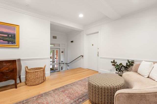 20 Gloucester St 3, Boston, MA 02115