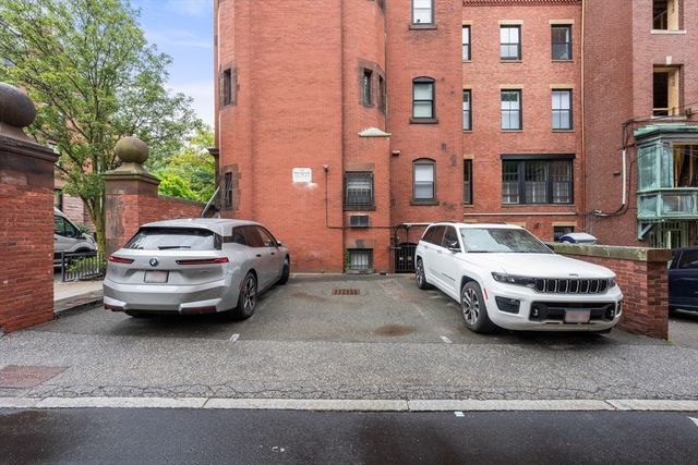 20 Gloucester St 3, Boston, MA 02115
