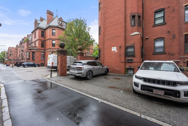 20 Gloucester St 3, Boston, MA 02115