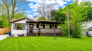 33022 N John Mogg Road, Grayslake, IL 60030