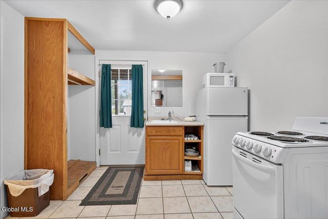 12 Congress Avenue, Saratoga Springs, Inside, NY 12866