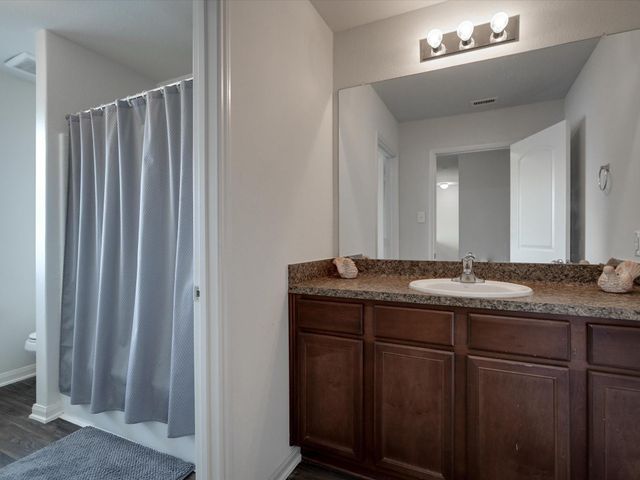 952 Lake View Circle W, Brookshire, TX 77423